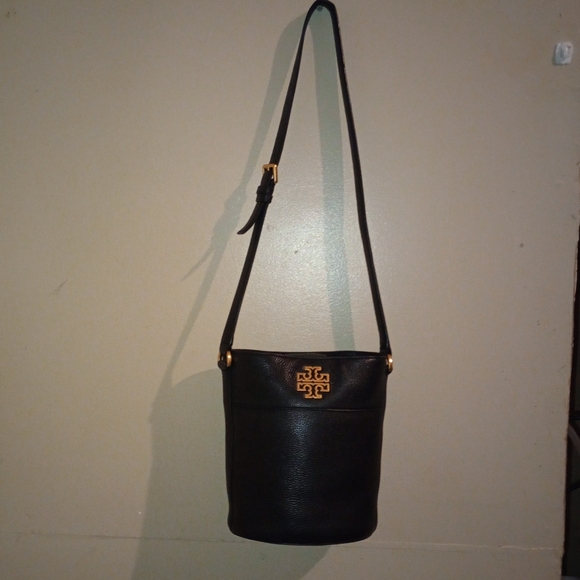 Tory Burch Britten Bucket Bag With Tory Burch Wallet - Picture 4 of 15